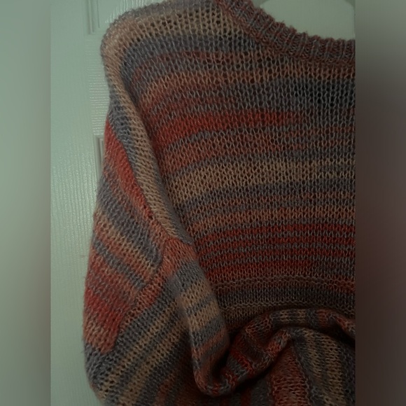 Pink and purple comfy cropped sweater - Picture 6 of 6